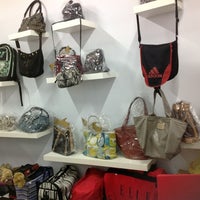 Photo taken at ร้าน www.108sales.com @Happyland center บางกะปิ by จอมโจร โ. on 5/19/2012