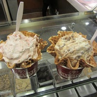 Photo taken at Cold Stone Creamery by Christina H. on 8/31/2012