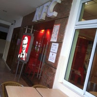 Photo taken at KFC by 👑 Clarence H. on 7/21/2012