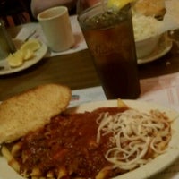 Foto tirada no(a) Vince&amp;#39;s Spaghetti por Christina C. em 4/24/2012