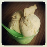 Photo taken at Pinocchio&amp;#39;s Original Italian Ice Cream by Jess C. on 7/4/2012