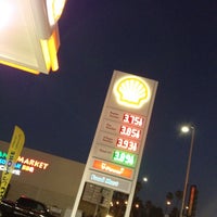 Photo taken at Shell by onezerohero on 7/27/2012