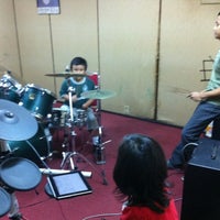Photo taken at Piano Jaya - Yamaha Music school by si y. on 3/17/2012