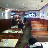 รูปภาพถ่ายที่ Stargate Restaurant โดย Sadik M. เมื่อ 3/24/2012