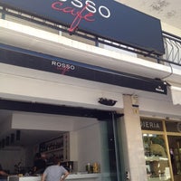 รูปภาพถ่ายที่ Rosso Cafè โดย Salvador P. เมื่อ 6/20/2012
