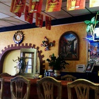 รูปภาพถ่ายที่ El Paso Taco Restaurant โดย Elvy เมื่อ 5/6/2012