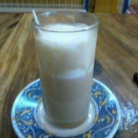 Photo taken at Coffee Mix ผัดไท&amp;amp;สเต็ก by Pawin on 8/30/2012
