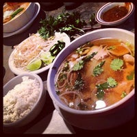 Photo taken at Phở Quyên Vietnamese Restaurant by Andrew F. on 9/12/2012