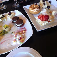 รูปภาพถ่ายที่ Finale Desserterie &amp;amp; Bakery โดย Polina I. เมื่อ 7/1/2012
