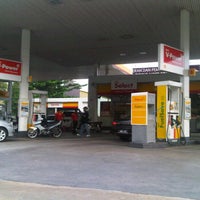 Photo taken at Shell by Hazrul A. on 6/18/2012