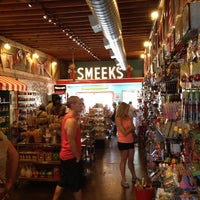 รูปภาพถ่ายที่ Smeeks โดย Halo K. เมื่อ 6/16/2012
