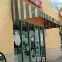 5/24/2012にDeana M.がBow Wow Boutiqueで撮った写真