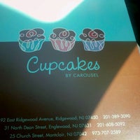 รูปภาพถ่ายที่ Cupcakes By Carousel โดย Christina D. เมื่อ 5/13/2012