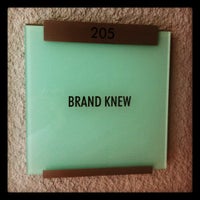 Foto diambil di Brand Knew 🏦 oleh Zach S. pada 6/7/2012