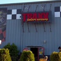 Das Foto wurde bei Traxx Indoor Raceway von Jay S. am 7/29/2012 aufgenommen