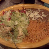 Снимок сделан в Don Julio Authentic Mexican Restaurant пользователем Joe S. 4/20/2012