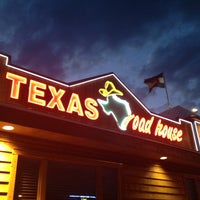 Photo taken at Texas Roadhouse by Robert C. on 9/2/2012