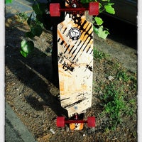 6/19/2012에 Markus Y.님이 UrbanBoarding Longboard und Skateboard Shop에서 찍은 사진