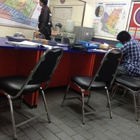 Photo taken at Din Daeng Police Station by paer s. on 6/2/2012