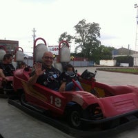 รูปภาพถ่ายที่ Go-Kart Track โดย Meg S. เมื่อ 7/29/2012