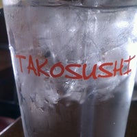 Das Foto wurde bei Takosushi von 🍕Slice🍕 am 7/7/2012 aufgenommen