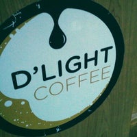 Das Foto wurde bei d&amp;#39;light coffee von ndaru t. am 5/3/2012 aufgenommen