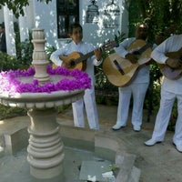 Foto diambil di Casa Azul Hotel Monumento Historico oleh Gil N. pada 8/30/2012