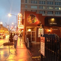 รูปภาพถ่ายที่ Union Park Lounge โดย Mark B. เมื่อ 2/23/2012