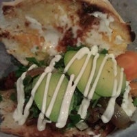 รูปภาพถ่ายที่ Tacos y Tortas Adrian โดย Winnie N. เมื่อ 5/7/2012
