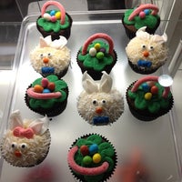 3/25/2012にDennis S.がFantasy Cupcakesで撮った写真