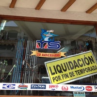 Foto tirada no(a) Tienda de Pesca Moraira Fishing-discount.com por Jose La Marina Yacht T. em 7/31/2012