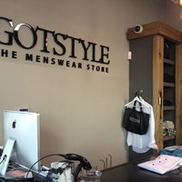 3/21/2012 tarihinde Kal M.ziyaretçi tarafından GOTSTYLE Menswear'de çekilen fotoğraf