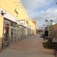 clarks outlet okc