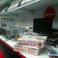Photo taken at Media Markt by Mesud A. on 4/17/2012