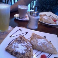8/2/2012 tarihinde Nicole G.ziyaretçi tarafından Café Morelo'de çekilen fotoğraf