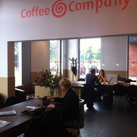 รูปภาพถ่ายที่ Coffee Company โดย MK เมื่อ 6/25/2012