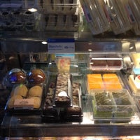 Photo taken at Caffè D´Oro (คาเฟ ดิโอโร่) by Oui R. on 8/13/2012