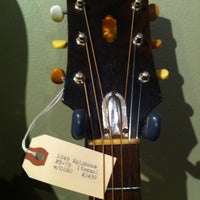 Снимок сделан в Southside Guitars пользователем Amanda C. 4/27/2012