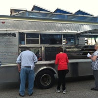 Photo taken at Umami Moto Food Truck by Deltrece D. on 5/5/2012
