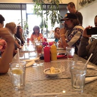7/26/2012 tarihinde kanokwalee P.ziyaretçi tarafından Four Seasons Chinese Restaurant'de çekilen fotoğraf