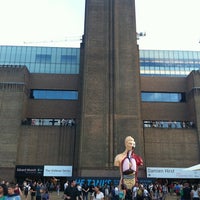 Photo taken at Damien Hirst @ Tate Modern by John de Champ 周. on 9/8/2012