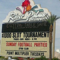 รูปภาพถ่ายที่ River Palms Resort Hotel &amp;amp; Casino โดย Harold A. เมื่อ 9/9/2012