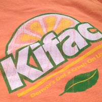 รูปภาพถ่ายที่ KIFAC Kickball โดย Kathy Jai เมื่อ 6/21/2012