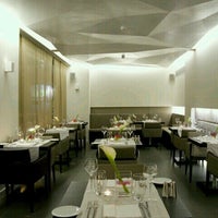 7/17/2012 tarihinde oandb a.ziyaretçi tarafından O&amp;amp;B Athens All Day Bar Restaurant'de çekilen fotoğraf