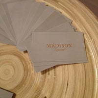 รูปภาพถ่ายที่ Madison โดย Steph W. เมื่อ 8/20/2012