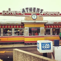 รูปภาพถ่ายที่ Athens Coney Island โดย Mark W. เมื่อ 5/12/2012