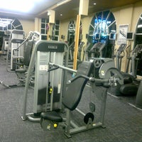 Photo taken at Healthy Fitness by Yuthtasak P. on 4/30/2012