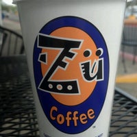 รูปภาพถ่ายที่ Bay Zu Coffee โดย Bernie O. เมื่อ 4/12/2012