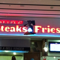 Foto scattata a Steak &amp;amp; Fries South Philly da Aytaç K. il 9/13/2012