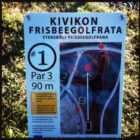 Photo taken at Kivikon frisbeegolfrata by Marko J. on 9/9/2012